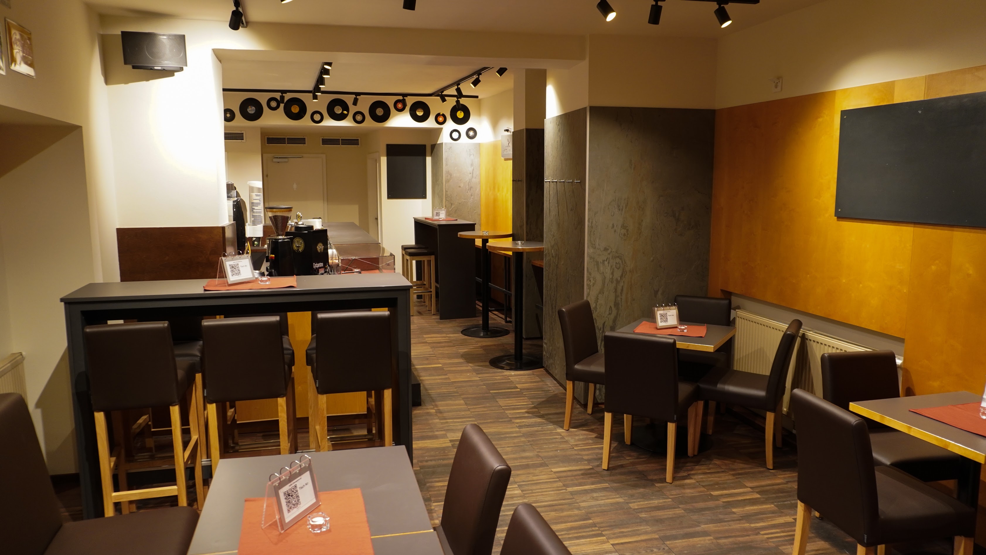 Dotgis Pub